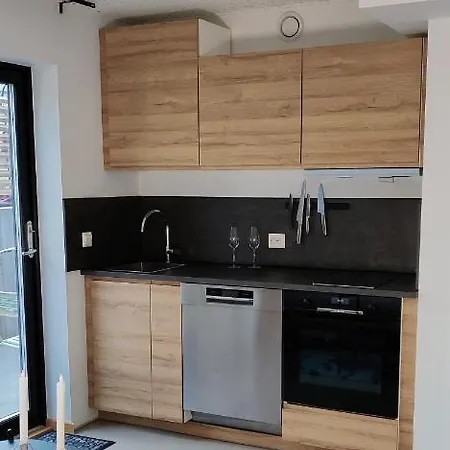 Modern And Comfortable In Attractive Neighborhood